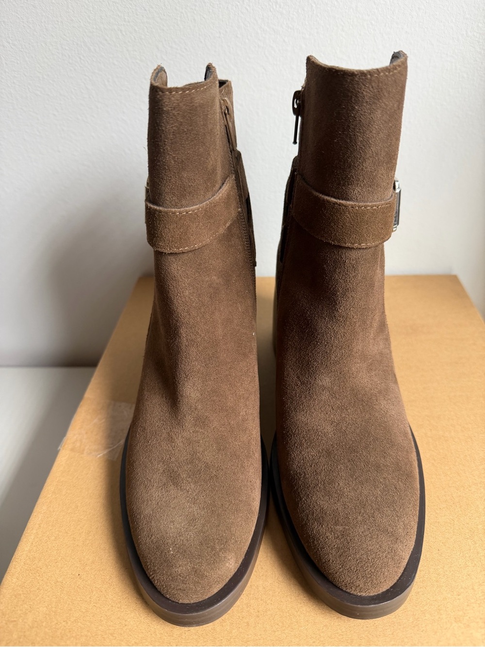 Steve Madden Boot - Picture 2 of 3